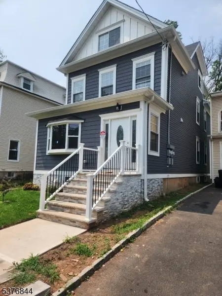 464 Walnut St, Elizabeth City, NJ 07201