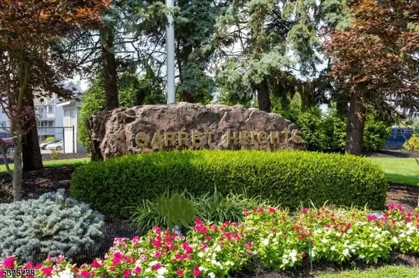 70 Boulder Run Rd, Paterson City, NJ 07501