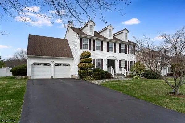 15 Crossing Dr, Mount Olive Twp., NJ 07836