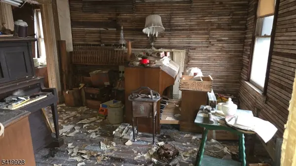 163 Hamilton Ave, Hasbrouck Heights Boro, NJ 07604