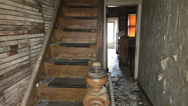 163 Hamilton Ave, Hasbrouck Heights Boro, NJ 07604