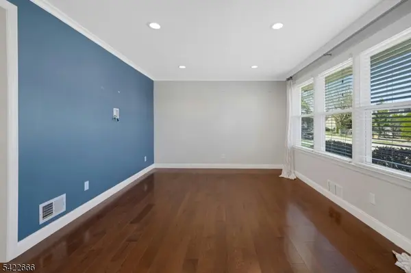 76 Farmingdale Ave, Bloomfield Twp., NJ 07003