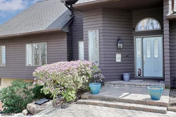 6 Copperas Ridge Rd, Rockaway Twp., NJ 07435