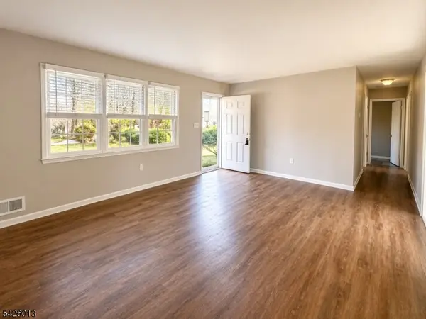 48 Morton Ave, Monroe Twp., NJ 08831