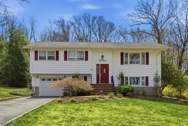 47 Siek Rd, Kinnelon Boro, NJ 07405