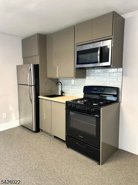 82 Mission St, Montclair Twp., NJ 07042