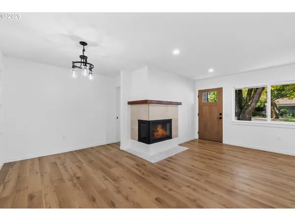 142 NE 128TH AVE, Portland, OR 97230