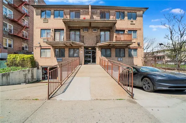 3225 Shore Pkwy #1C, Brooklyn, NY 11235