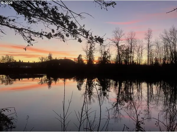 395 IRONWOOD LOOP, Creswell, OR 97426