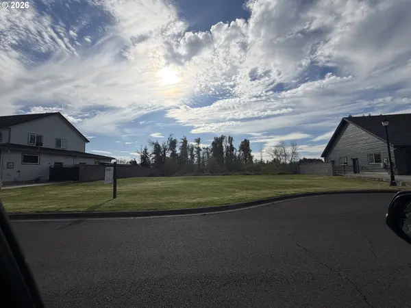 395 IRONWOOD LOOP, Creswell, OR 97426