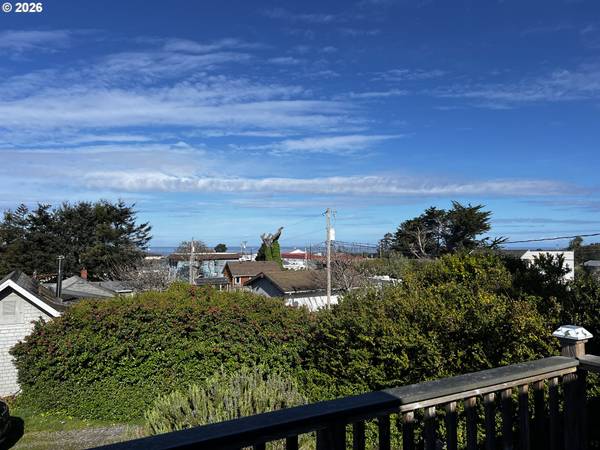 94251 2ND ST, Gold Beach, OR 97444