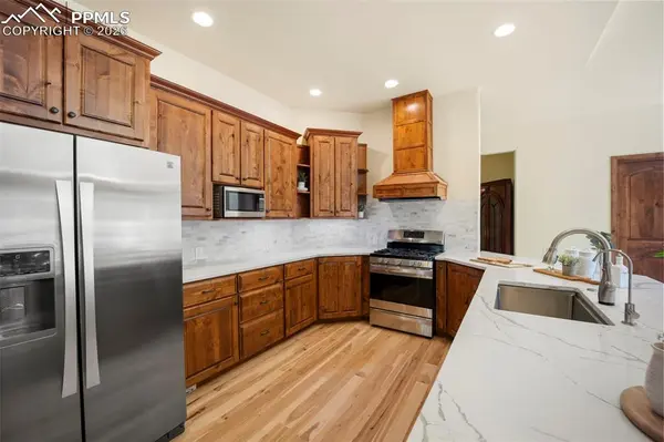 18525 Glenthorne LN, Monument, CO 80132