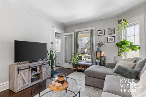 622 Gladstone DR SE, East Grand Rapids, MI 49506