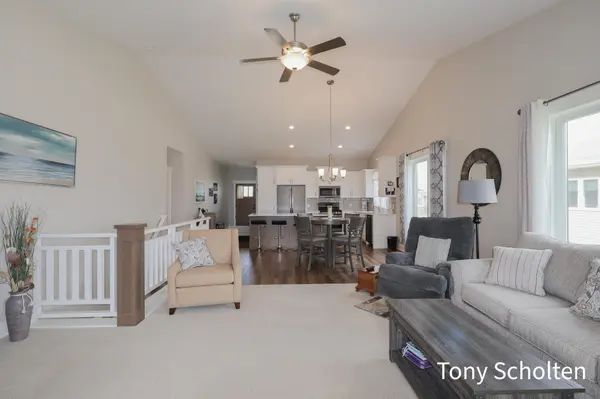 7960 Eagles Roost TRL #99, Georgetown Twp, MI 49426