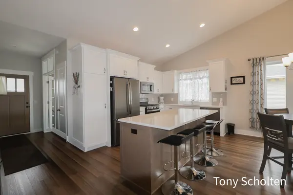 7960 Eagles Roost TRL #99, Georgetown Twp, MI 49426