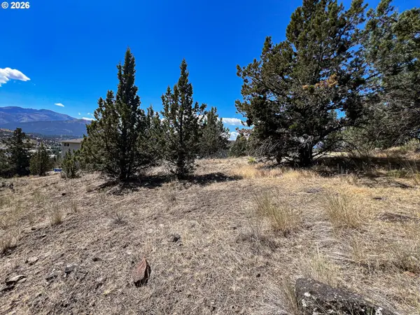 219 VALLEY VIEW DR, John Day, OR 97845