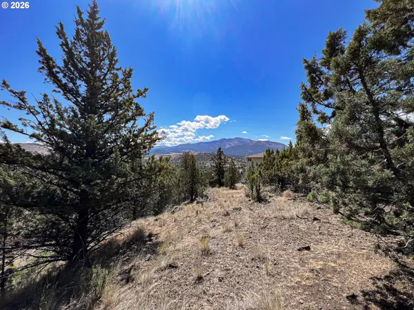 219 VALLEY VIEW DR, John Day, OR 97845