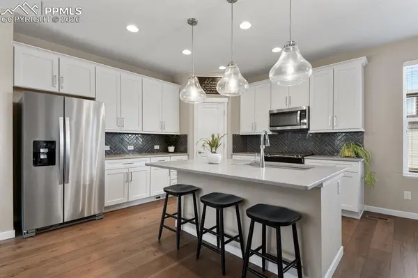 6843 LILY MOUNTAIN LN, Colorado Springs, CO 80923