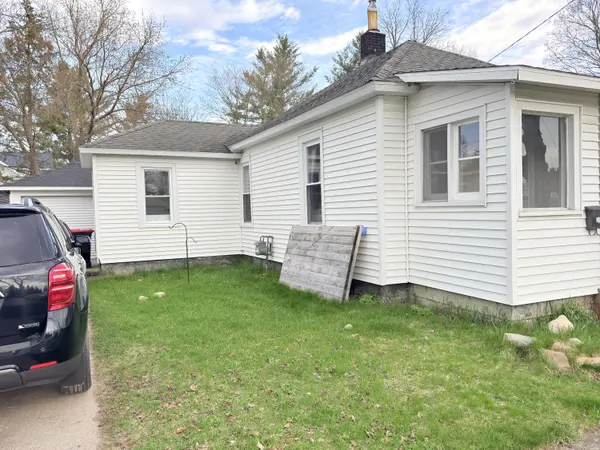 136 W 5th AVE, Reed City, MI 49677