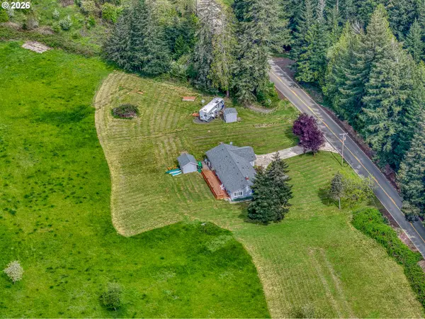 99554 LONE PINE LN, Myrtle Point, OR 97458