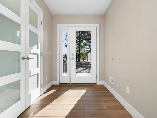 8906-B Manhattan North, Long Lake Twp, MI 49685