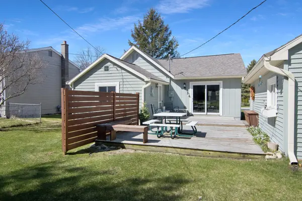 609 Spruce ST, Elk Rapids Twp, MI 49629