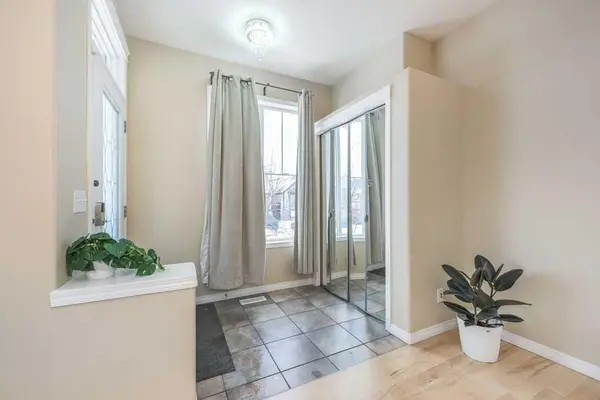 1005 NEW BRIGHTON GDNS SE, Calgary, AB T2Z0Y1