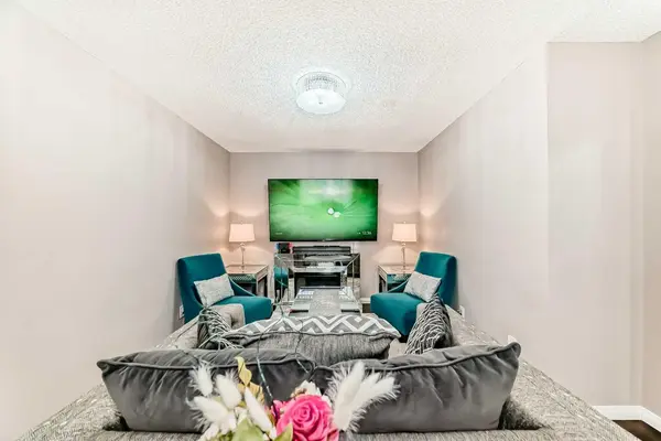 127 Windford GDNS SW, Airdrie, AB T4B 4A5