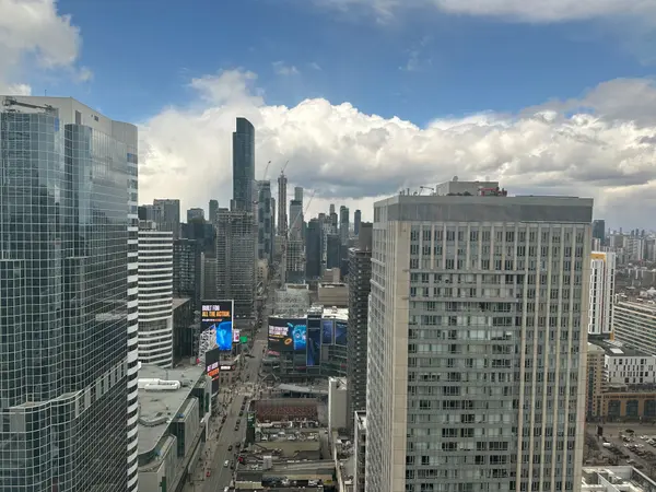 197 Yonge ST #3714, Toronto C08, ON M5B 1M4