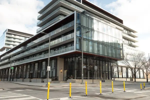 180 Mill ST #S560, Toronto C08, ON M5A 0V7