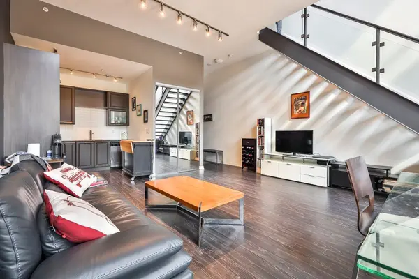 500 Sherbourne ST #215, Toronto C08, ON M4X 1L1