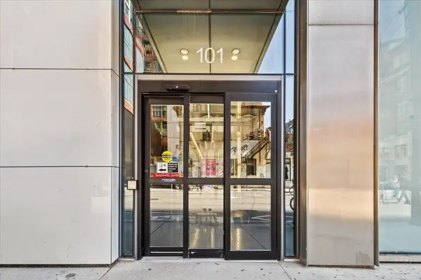 101 Peter ST #716, Toronto C01, ON M5V 0G6