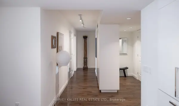 1 Benvenuto PL #123, Toronto C02, ON M4V 2L1