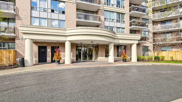 1720 Eglinton AVE E #812, Toronto C13, ON M4A 2X8