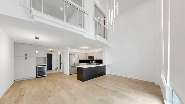 1720 Eglinton AVE E #812, Toronto C13, ON M4A 2X8