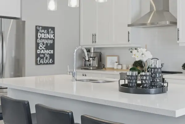 95 Dorian DR, Whitby, ON L1P 0C8