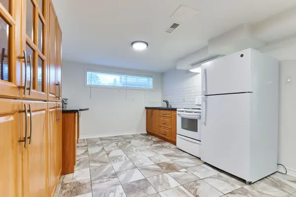 43 Meadowacres DR #Bsmt, Toronto E05, ON M1T 1B3