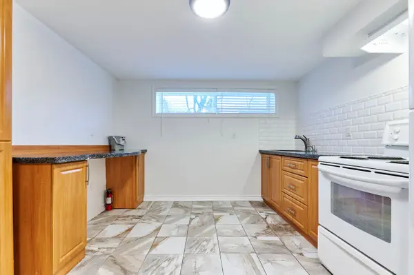 43 Meadowacres DR #Bsmt, Toronto E05, ON M1T 1B3