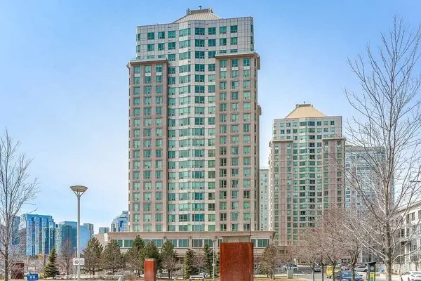 8 Lee Centre DR #PH207, Toronto E09, ON M1H 3H8