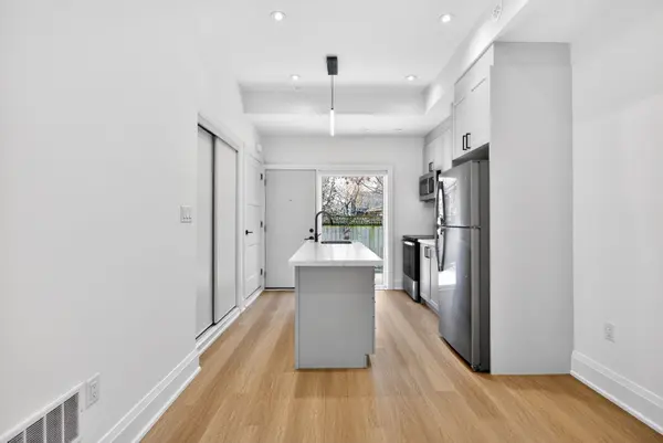 53 Harriet ST #E, Toronto E01, ON M4L 2G1