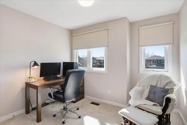 10 Fieldcrest AVE, Clarington, ON L1E 2X3