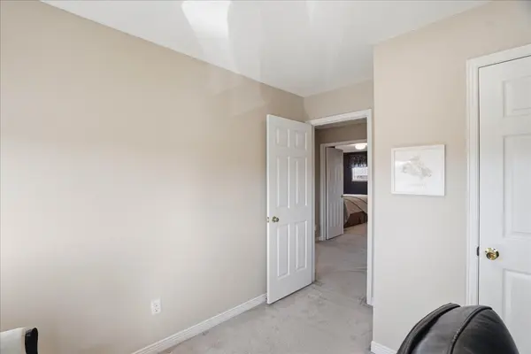 10 Fieldcrest AVE, Clarington, ON L1E 2X3