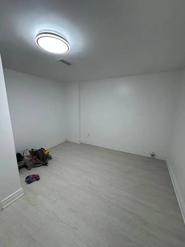 60 Heaslip TER, Toronto E05, ON M1T 1W9