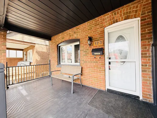 123 Kingston RD #Main & 2nd, Toronto E02, ON M4L 1T2