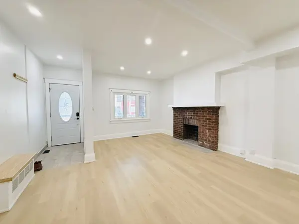 123 Kingston RD #Main & 2nd, Toronto E02, ON M4L 1T2