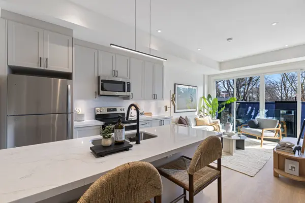 55 Harriet ST #D, Toronto E01, ON M4L 2G1