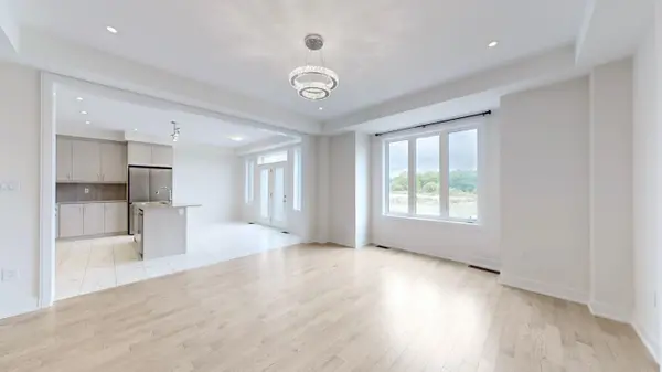 37 Kenneth Rogers CRES, East Gwillimbury, ON L9N 0S3