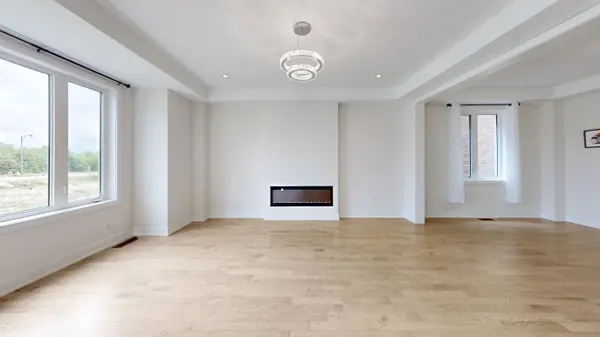 37 Kenneth Rogers CRES, East Gwillimbury, ON L9N 0S3