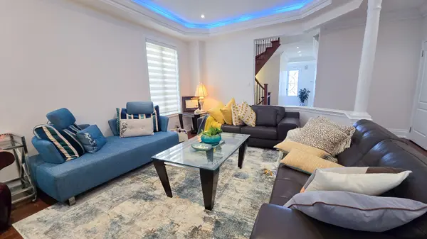 114 Chatfield DR, Vaughan, ON L4H 0Z7