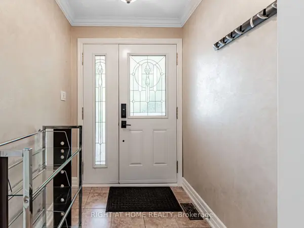 7 Point O'Woods DR #Upper, Vaughan, ON L4K 2E1